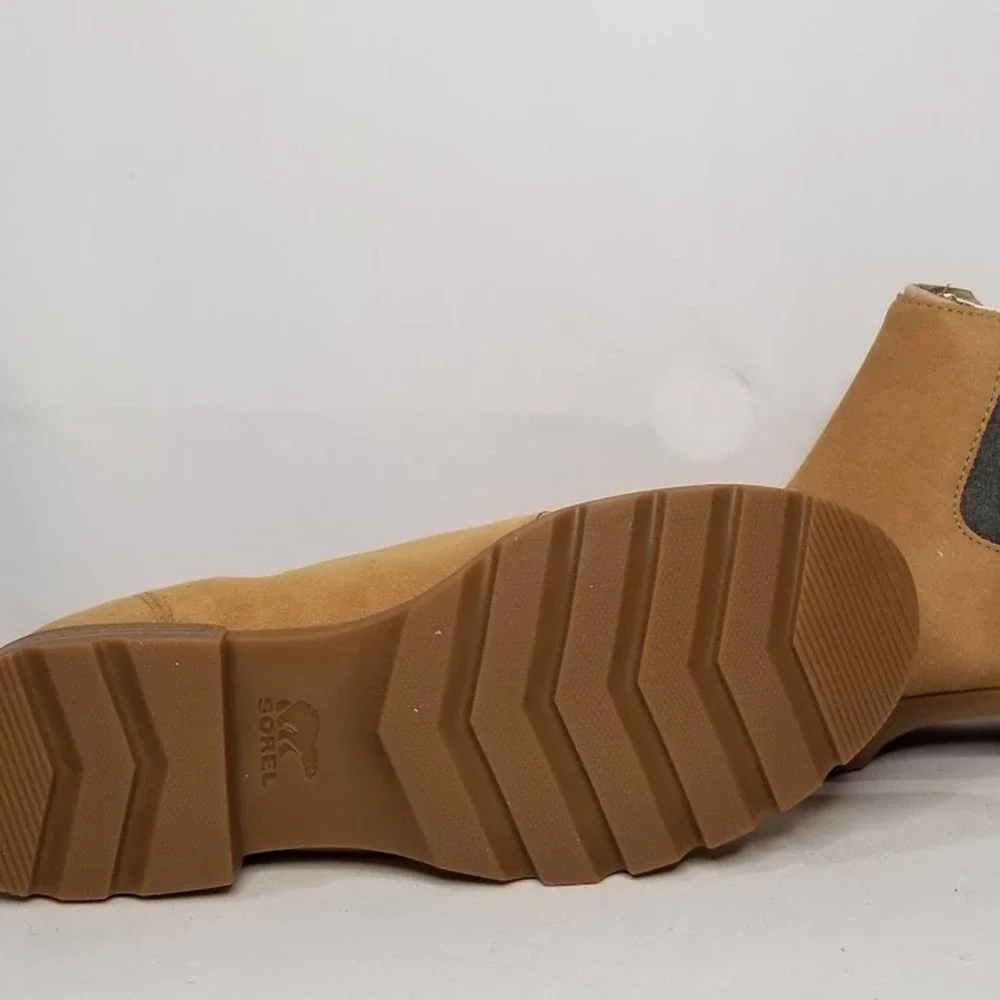 Sorel Women's Emelie III Chelsea Waterproof  Boots Size 7 Tawny Buff, Gum NWT